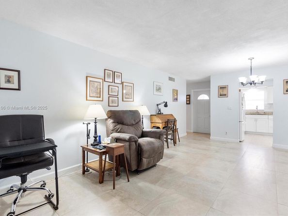 1200 Tallwood Ave 109, Hollywood FL 33021