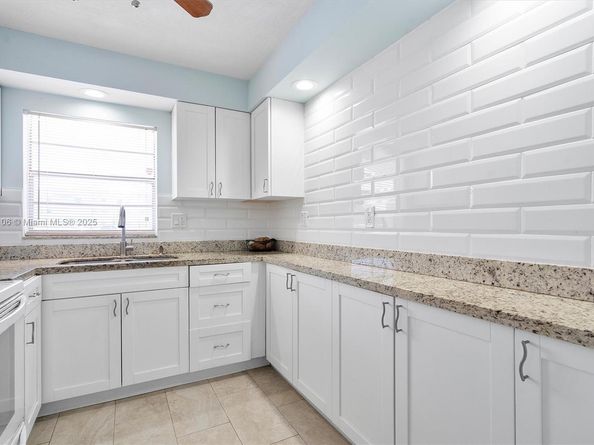 1200 Tallwood Ave 109, Hollywood FL 33021