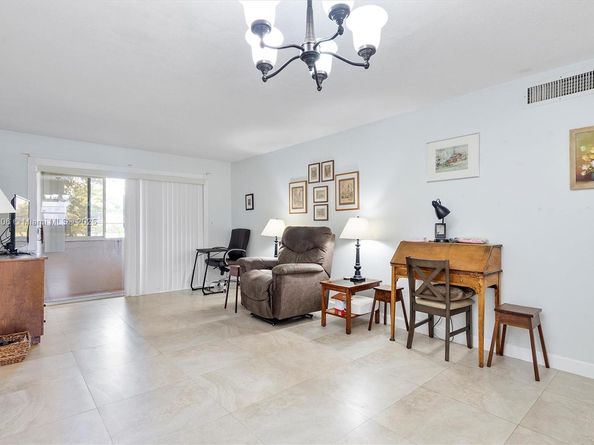 1200 Tallwood Ave 109, Hollywood FL 33021