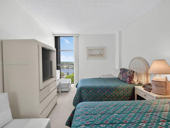 20281 E Country Club Dr 704, Aventura FL 33180