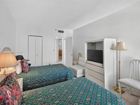 20281 E Country Club Dr 704, Aventura FL 33180