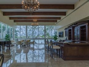 20281 E Country Club Dr 704, Aventura FL 33180