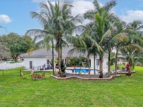 13801 Alexandria Ct, Davie FL 33325