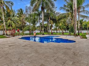 13801 Alexandria Ct, Davie FL 33325