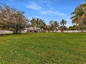 13801 Alexandria Ct, Davie FL 33325