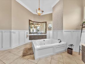 13801 Alexandria Ct, Davie FL 33325