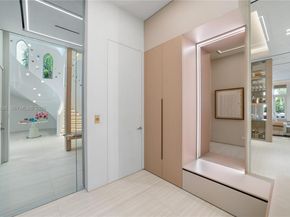 1522 Island Blvd, Aventura FL 33160