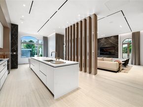 1522 Island Blvd, Aventura FL 33160