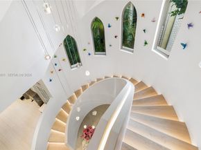 1522 Island Blvd, Aventura FL 33160