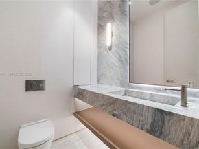 1522 Island Blvd, Aventura FL 33160