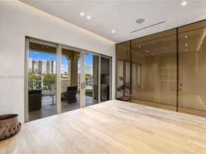 1522 Island Blvd, Aventura FL 33160