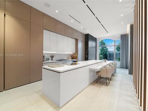 1522 Island Blvd, Aventura FL 33160