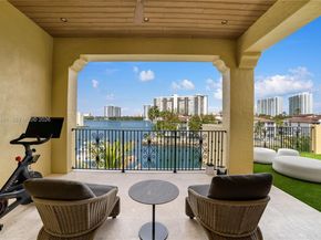 1522 Island Blvd, Aventura FL 33160