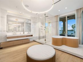 1522 Island Blvd, Aventura FL 33160