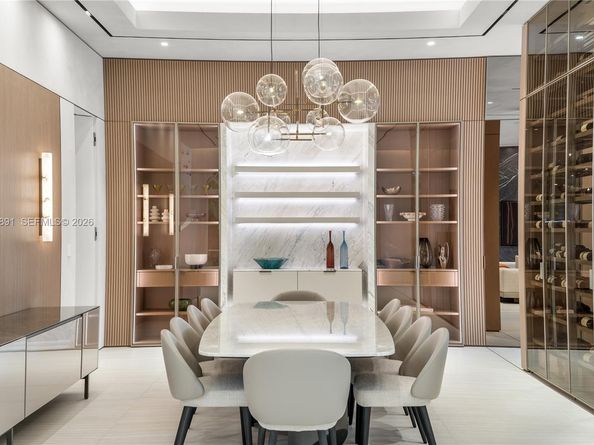 1522 Island Blvd, Aventura FL 33160