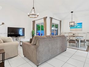 1595 Springside Dr, Weston FL 33326