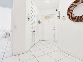 1595 Springside Dr, Weston FL 33326