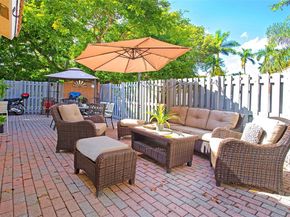 1595 Springside Dr, Weston FL 33326