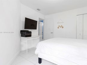 1595 Springside Dr, Weston FL 33326