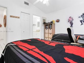 1595 Springside Dr, Weston FL 33326