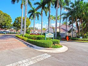 1595 Springside Dr, Weston FL 33326