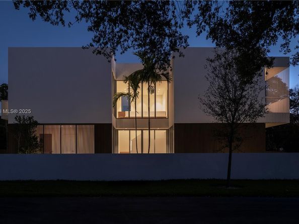 6800 SW 83rd Pl, Miami FL 33143