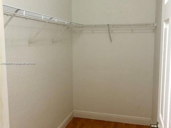 2991 NW 30th Pl, Oakland Park FL 33311