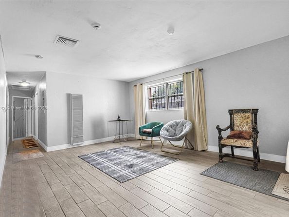 5424 Mayo St, Hollywood FL 33021