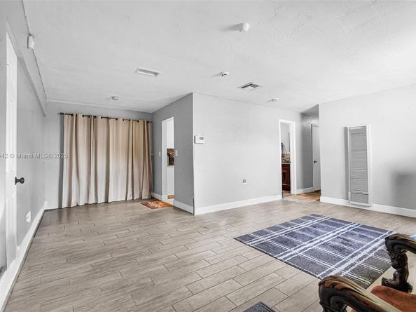 5424 Mayo St, Hollywood FL 33021