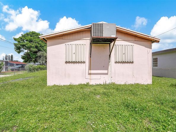 5424 Mayo St, Hollywood FL 33021