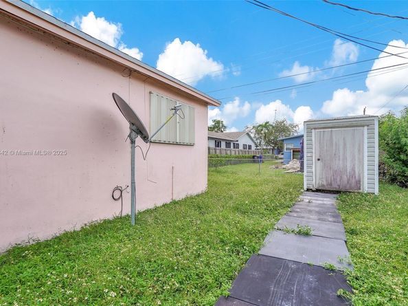 5424 Mayo St, Hollywood FL 33021