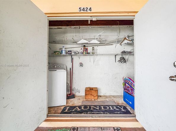 5424 Mayo St, Hollywood FL 33021