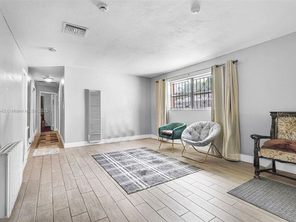 5424 Mayo St, Hollywood FL 33021