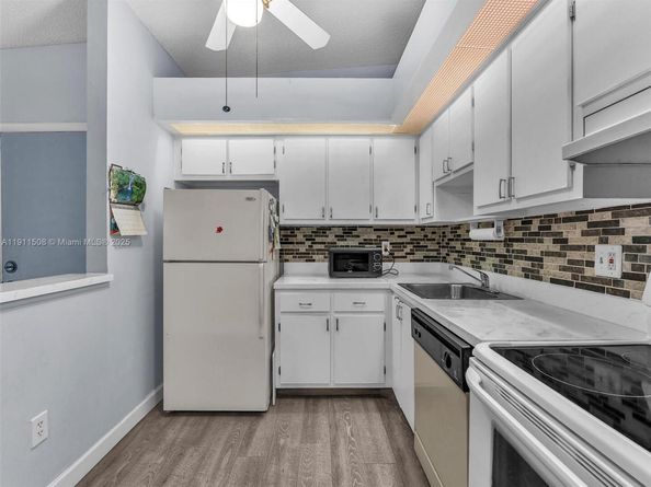 10415 E Clairmont Cir 212, Tamarac FL 33321