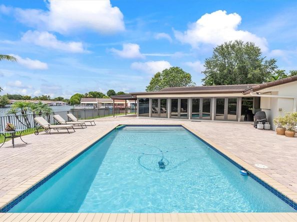 14830 Dade Pine Ave, Miami Lakes FL 33014