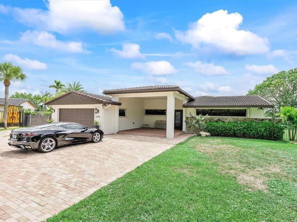 14830 Dade Pine Ave, Miami Lakes FL 33014
