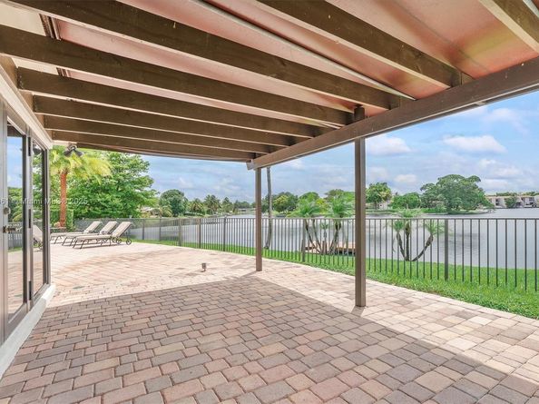 14830 Dade Pine Ave, Miami Lakes FL 33014