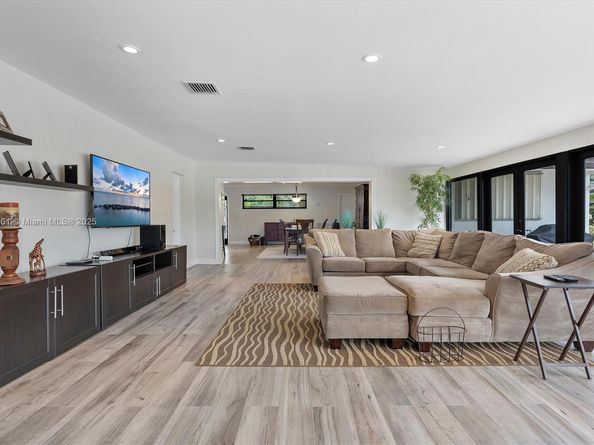 14830 Dade Pine Ave, Miami Lakes FL 33014