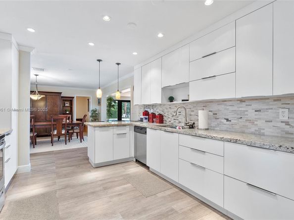 14830 Dade Pine Ave, Miami Lakes FL 33014