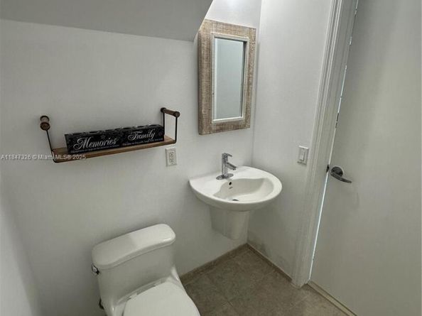 60 SW 13th St 1605, Miami FL 33130