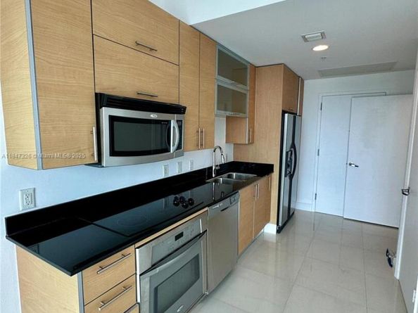 60 SW 13th St 1605, Miami FL 33130