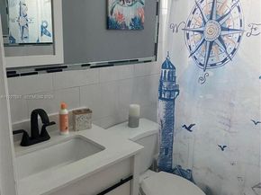 1915 Mayo St, Hollywood FL 33020