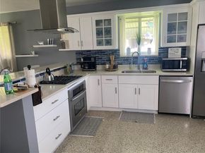 1915 Mayo St, Hollywood FL 33020