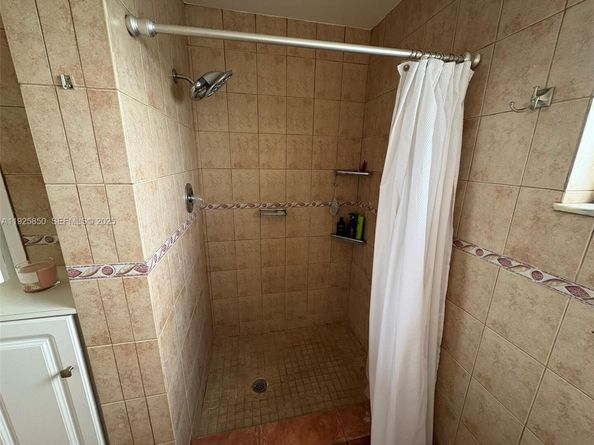 1750 NE 191st St 8294, Miami FL 33179