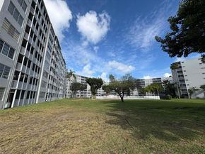 1750 NE 191st St 8294, Miami FL 33179