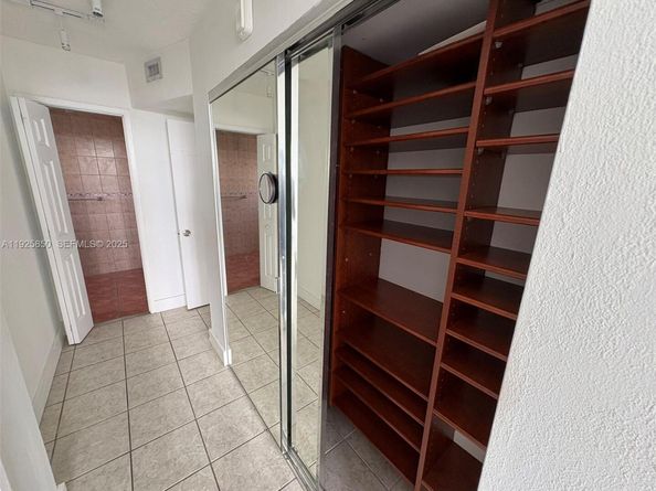 1750 NE 191st St 8294, Miami FL 33179