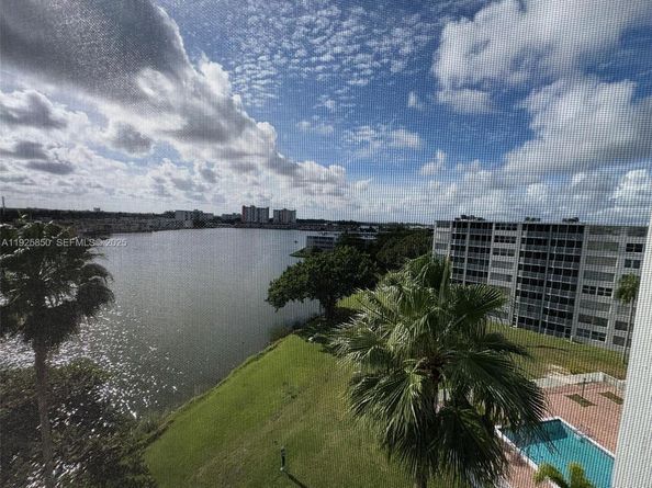 1750 NE 191st St 8294, Miami FL 33179