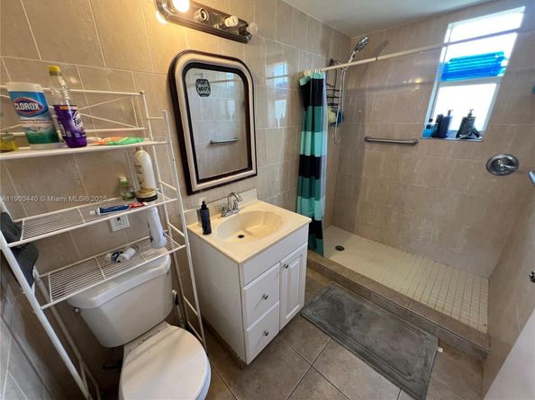 1885 NE 53rd St, Pompano Beach FL 33064