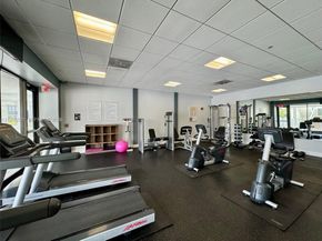 3675 N Country Club Dr 210, Aventura FL 33180