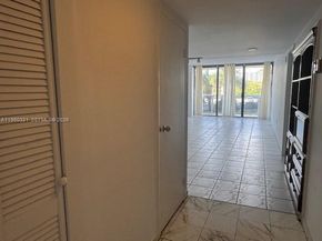 3675 N Country Club Dr 210, Aventura FL 33180